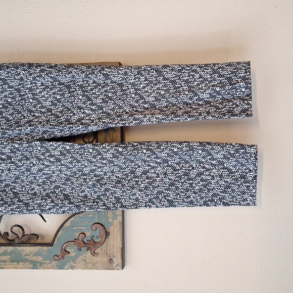 Express Blk/Wht Crop Dress Pants Front/Back Pockets. NWOT Size 4 - Picture 8 of 13